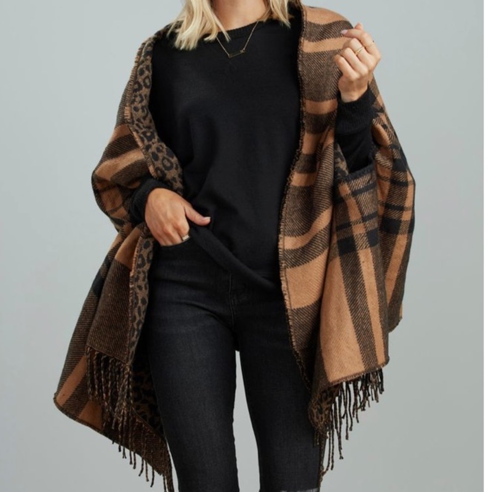 Mud Pie plaid poncho/wrap